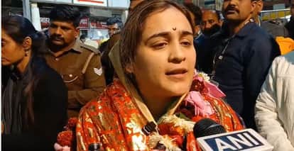 Aparna Yadav Visits Banke Bihari Temple in Vrindavan