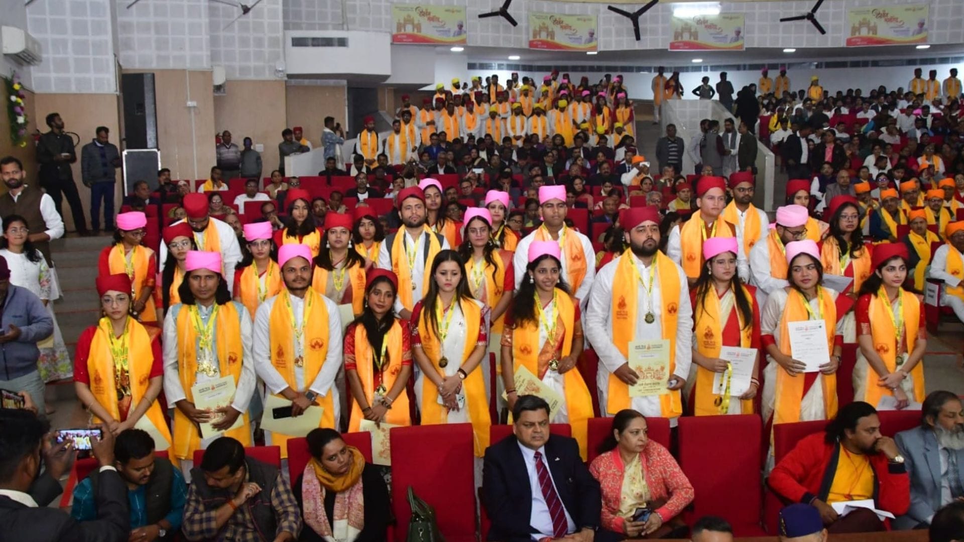 BHU convocation ceremony 29 gold medalists oath in English and Anuradha and Tuhin received Chancellor Medal