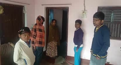 chhapra armed robbery bahrauli village mashrakh police four criminals loot gold cash