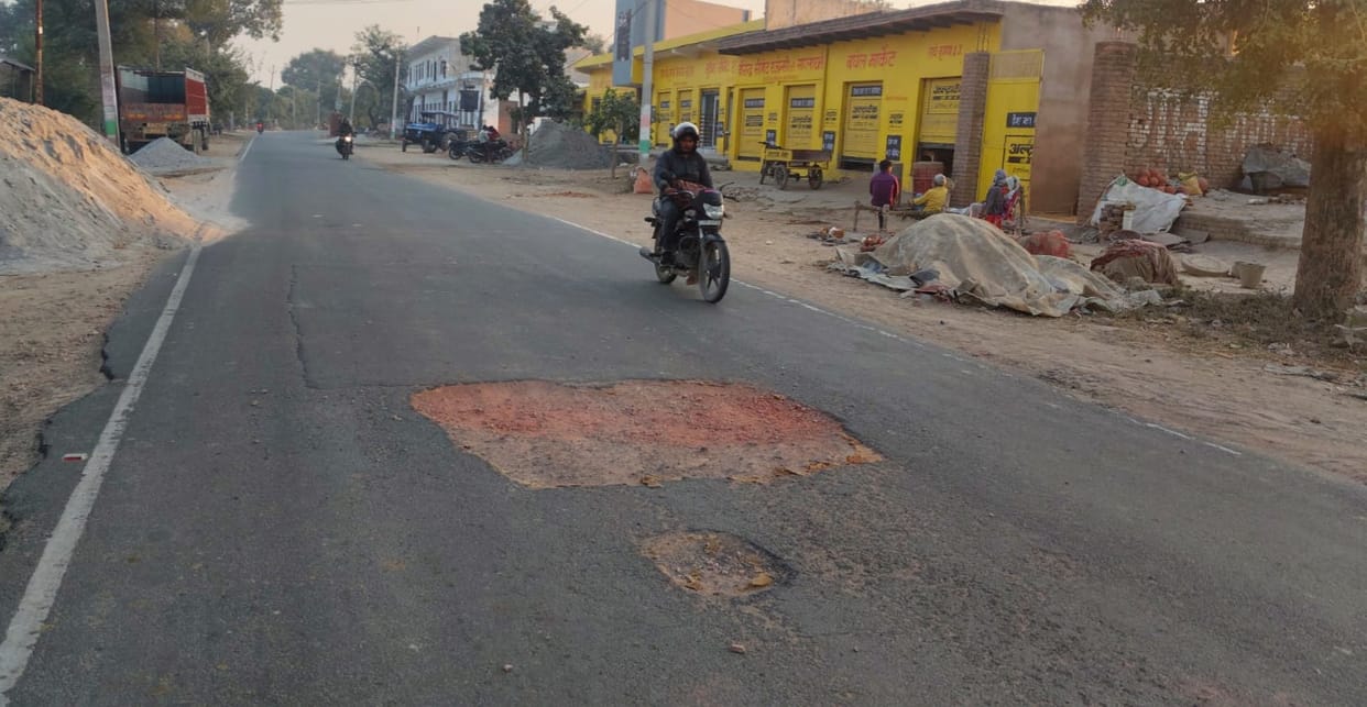 Etmadpur Barhan Road Falls Apart Just Two Years After Construction Highways Safety at Risk