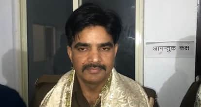 Fireman Ramkesh Gurjar Honored for Risking His Life to Save Family from High-Rise Blaze in Agra