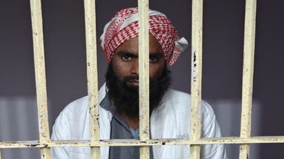 Muzaffarnagar: Imam arrested for crying and threatening 'I will cut the inspector's neck', know the matter