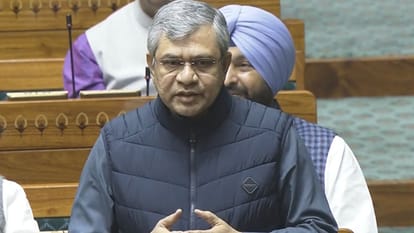 केंद्रीय रेल मंत्री अश्विनी वैष्णव (फाइल फोटो)।