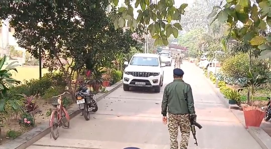 कोयला कारोबारी मनोज अग्रवाल के कार्यालय पर ईडी की रेड।
