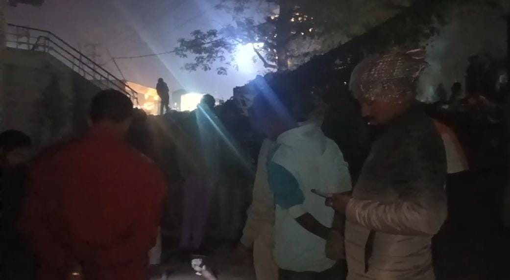 Unknown youth's body found in a ditch