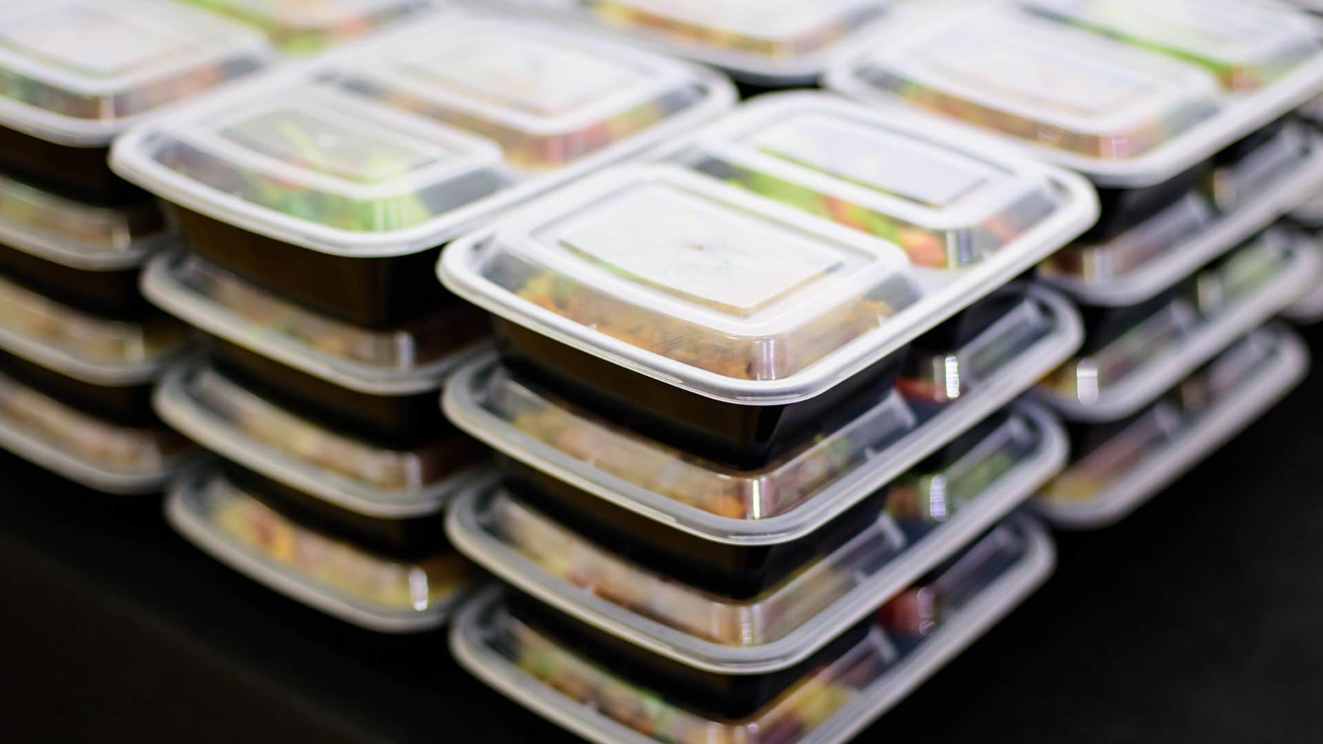 kitchen items can elevate cancer risk Plastic Containers and  Non-Stick Cookware risk