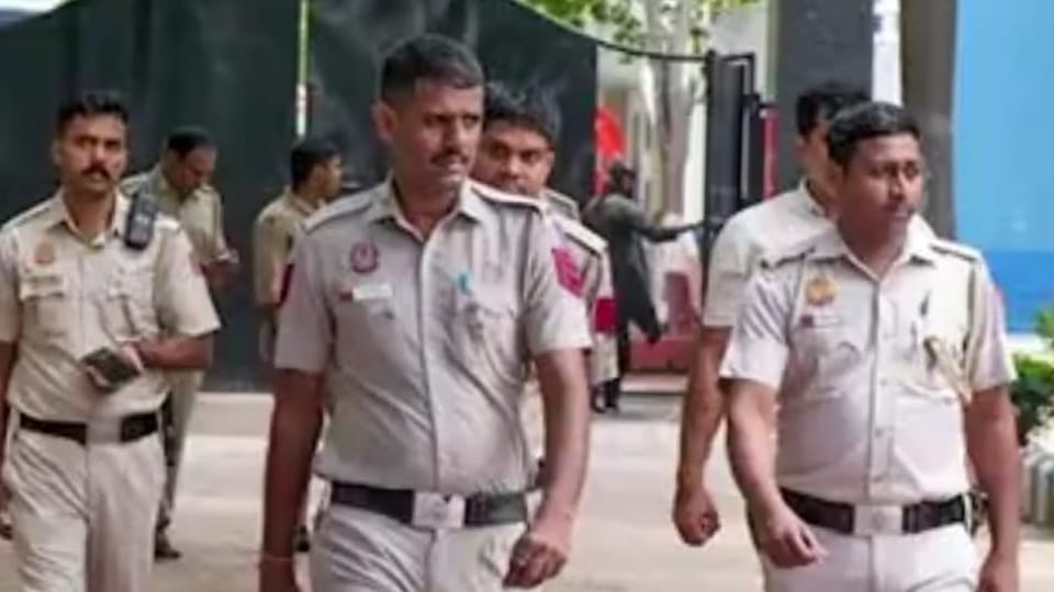 Amritsar School receives bomb threat panic among authorities children sent home