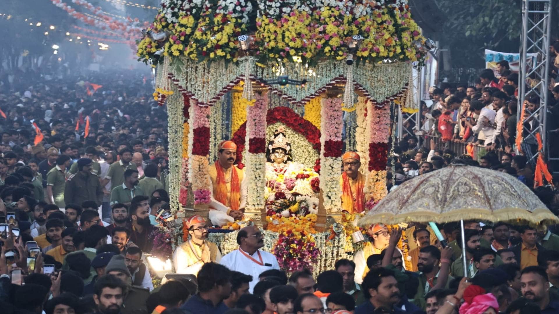 Indore News: More than two lakh devotees gathered in the grand morning procession of Ranjit Hanuman.