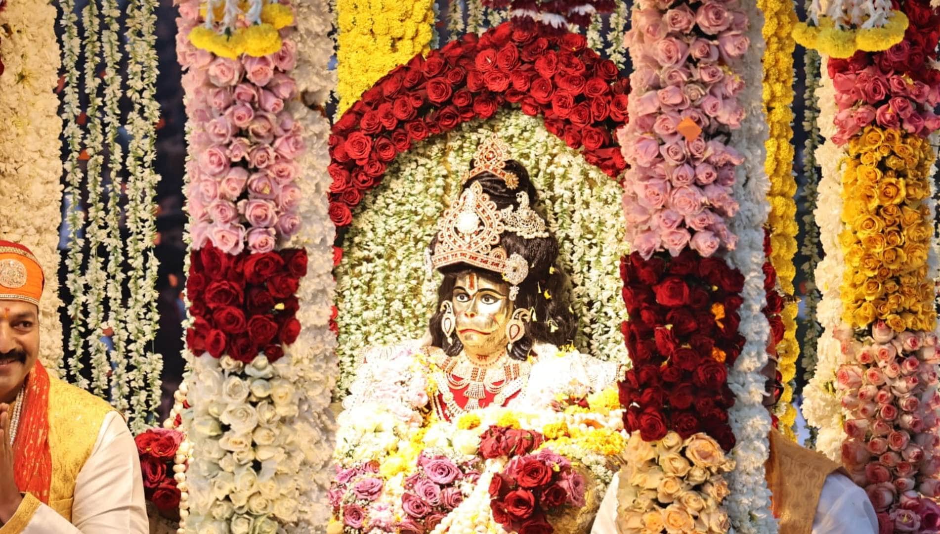 Indore News: More than two lakh devotees gathered in the grand morning procession of Ranjit Hanuman.