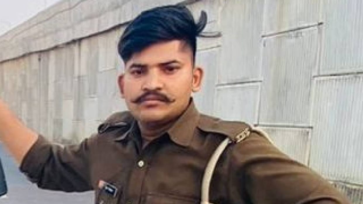 UP: Constable commits suicide in Lucknow, was posted at Alambagh police station...body found hanging in the ho