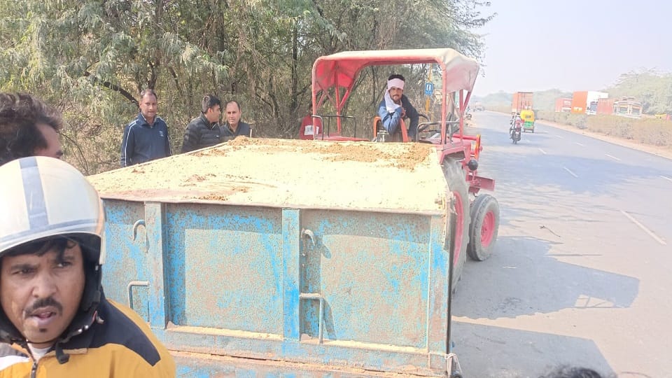 Student dies in highway accident in agra