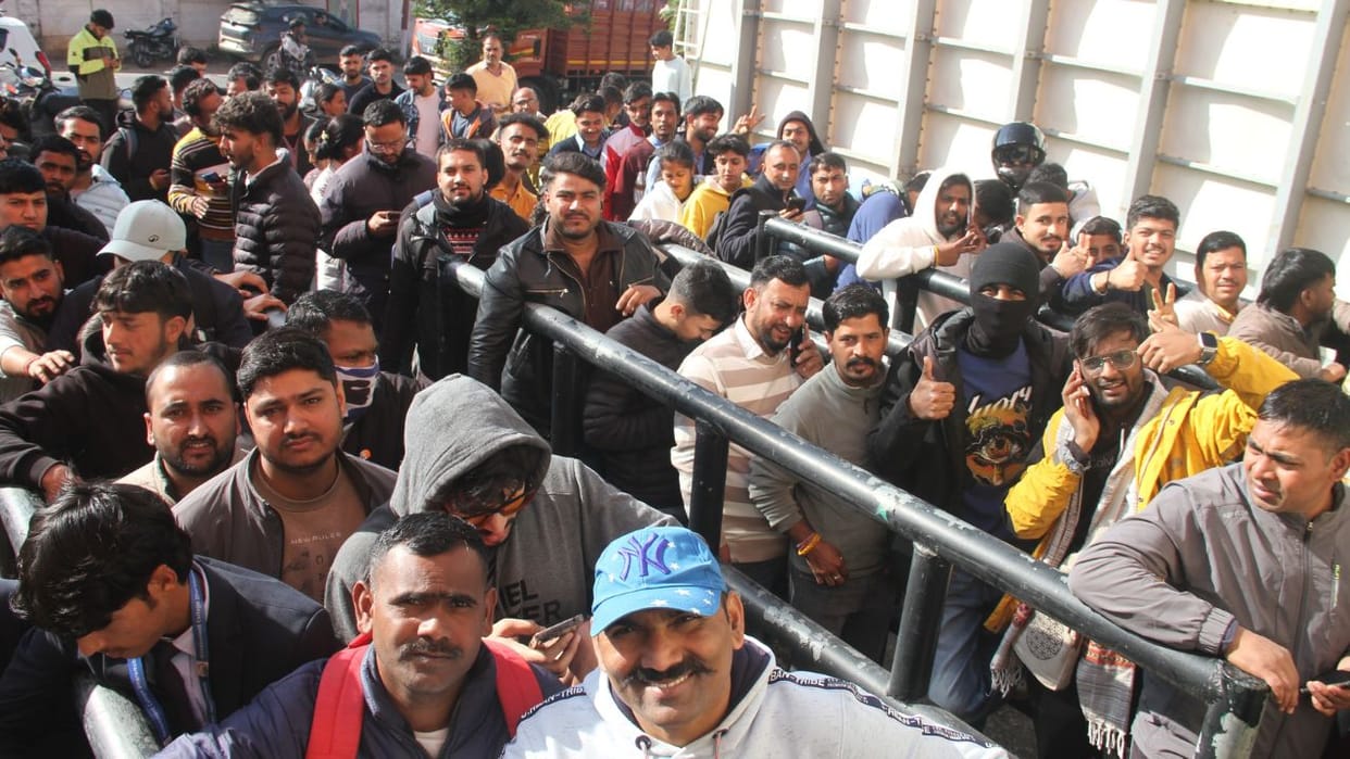 IND vs SA T20 dharamshala Crowd gathered since morning for offline tickets reactions of cricket fans