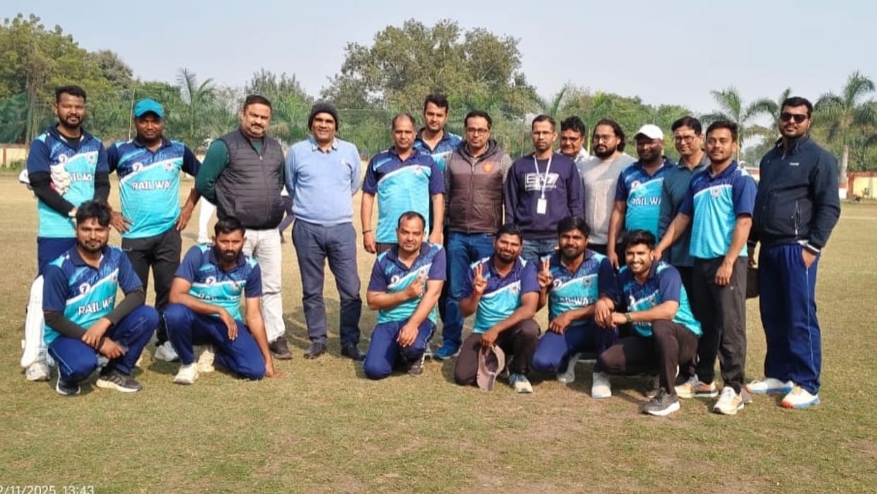Sports news in hindi of varanasi T20 league match TRD department defeated Electrical department