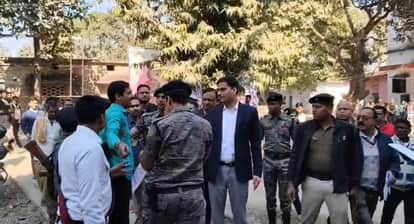 katihar falka block office dm ashutosh dwivedi inspection complainant seeks justice land dispute