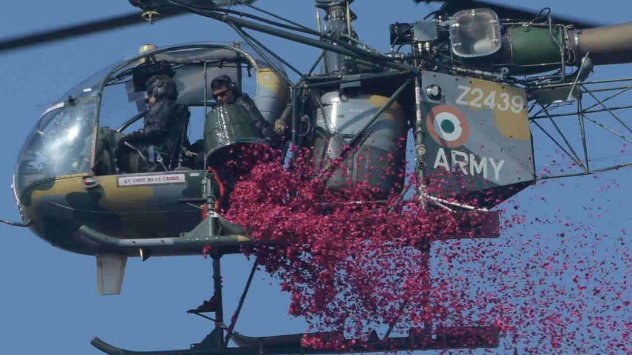 Bihar Crowds of Devotees Surge in Sonepur Helicopter Flower Showers at Baba Hariharnath Temple Third Somwari