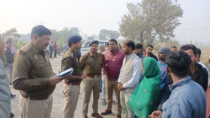 Unnao Road Accident: तेज रफ्तार डंपर ने ऑटो को मारी टक्कर, उड़े परखच्चे…मची भगदड़, तीन की मौत और पांच घायल Unnao Road Accident speeding dump truck collided with an autorickshaw Three people died and five were injured