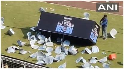 VIDEO: Lionel Messi Fans Create Chaos in Kolkata,Angry Over Early Exit from Stadium, Chairs and Bottles Thrown