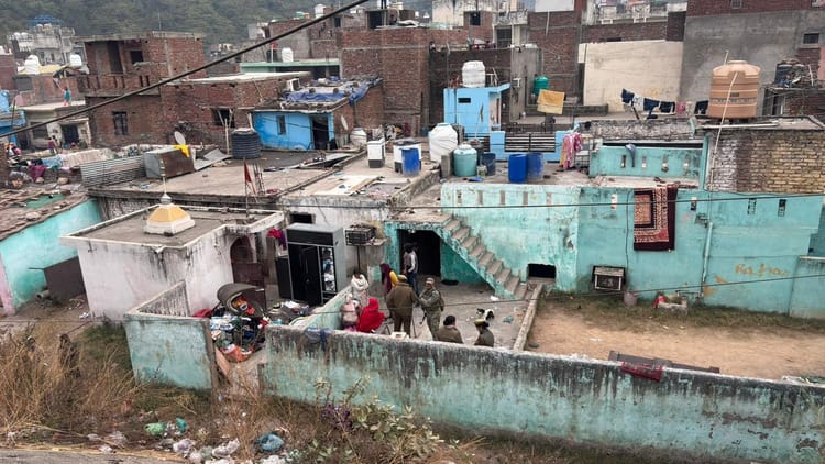 https://staticimg.amarujala.com/assets/images/2025/12/13/naraval-ka-rajava-kalna-ma-nasha-tasakara-ka-khalfa-bugdha-kararavaii-ka-tayara_e1c18abd34ea69696f6d420cb9cbf7e8.jpeg?dpr=1.0&w=750