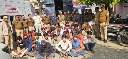 पुलिस हिरासत में आऱोपी