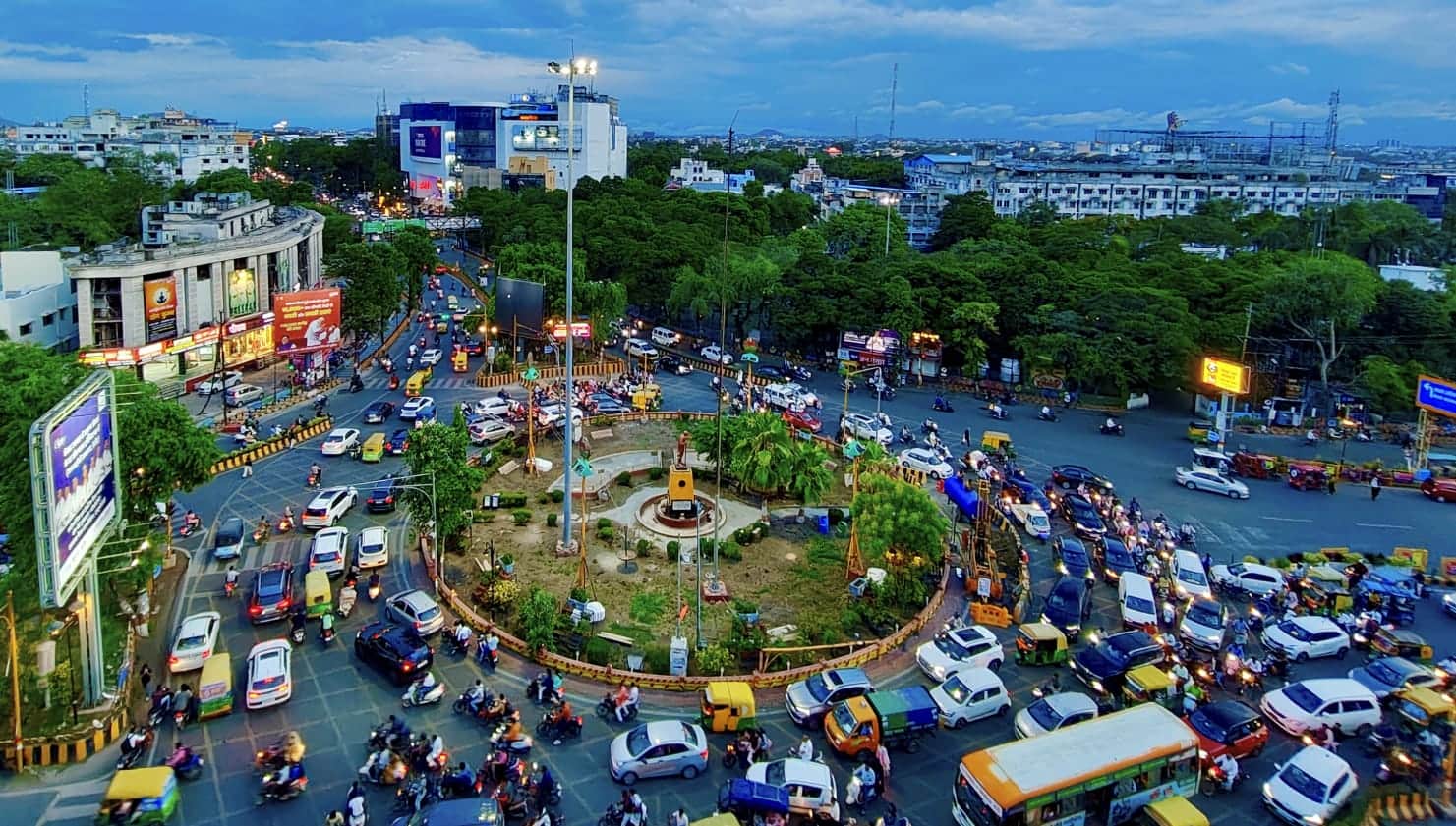 रीगल चौराहा।