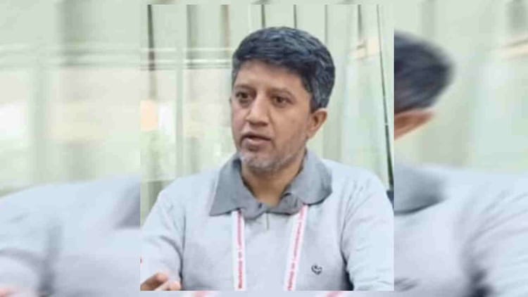 Uttarakhand News: अंटार्कटिका में मिला ब्लैक कार्बन ग्लेशियर तेजी से पिघलने का खतरा, जंगल की आग से निकला