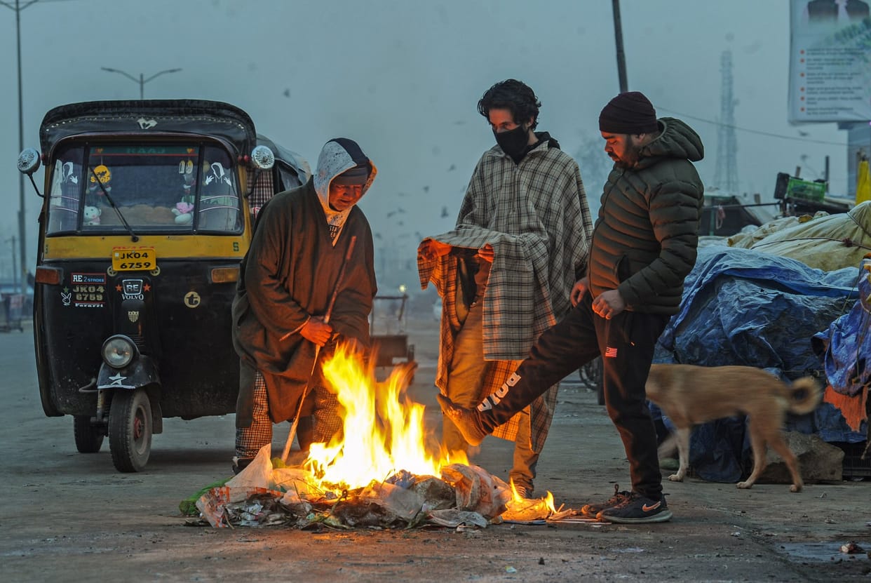jammu kashmir Temperature drops by four degrees in two days, snowfall expected