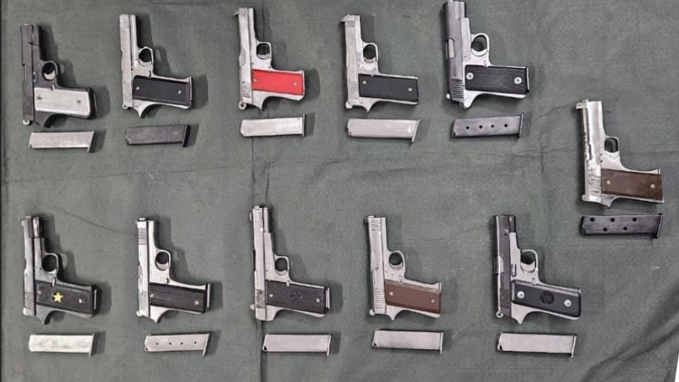 Member of inter-state arms syndicate arrested in Delhi, 11 pistols seized