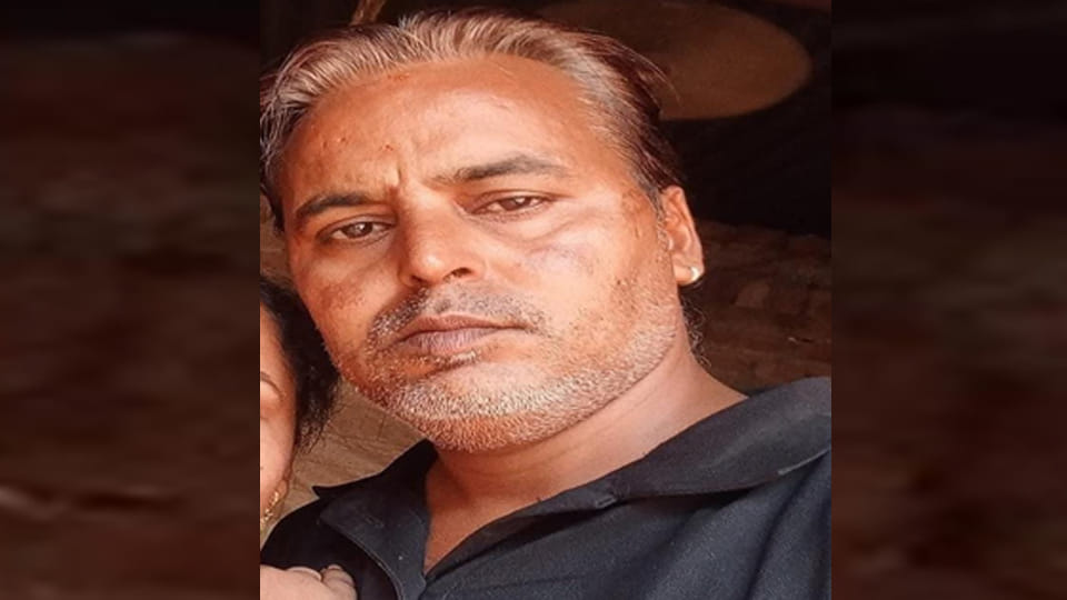 Farrukhabad: Wife refuses to return home, husband consumes poison, dies