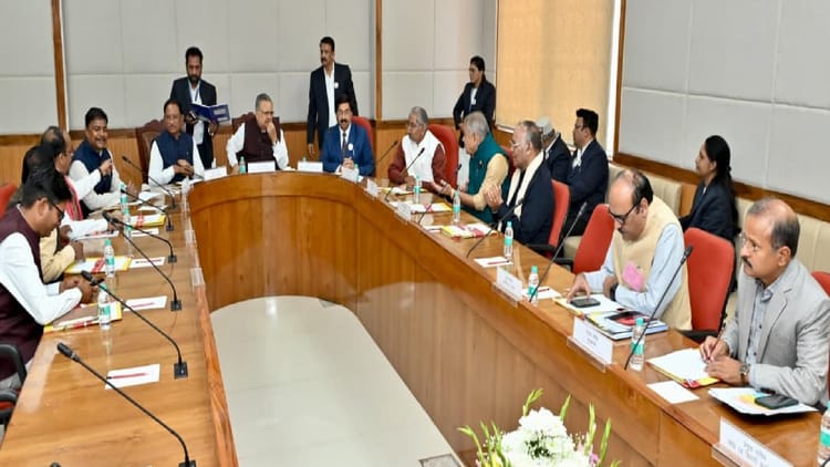 Chhattisgarh News: विधानसभा अध्यक्ष डॉ. रमन सिंह की अध्यक्षता में कार्य मंत्रणा समिति की बैठक