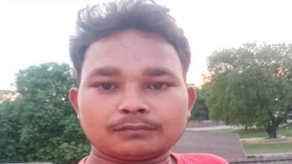 जॉनी की फाइल फोटो।