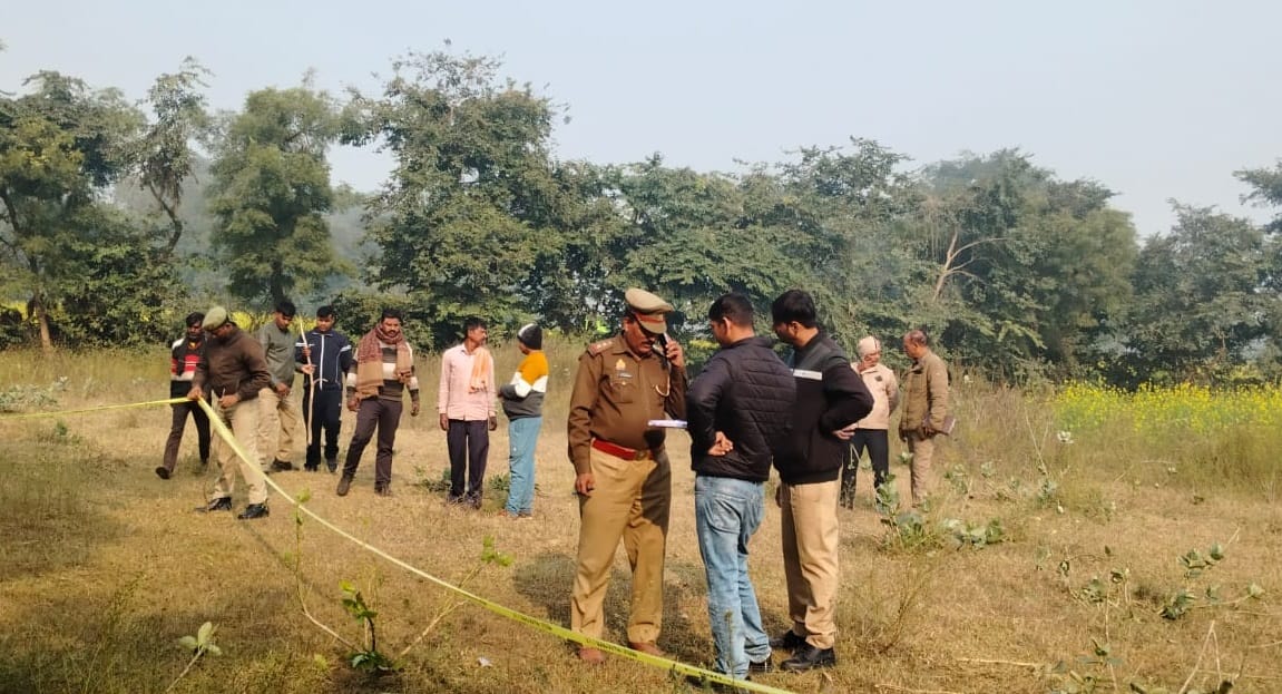 Unnao body of missing young man was found in field rope was wrapped around his neck friend taken into custody
