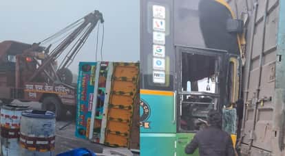 Unnao Accident loader overturned on  expressway 10 vehicles collided from behind driver died four were injured