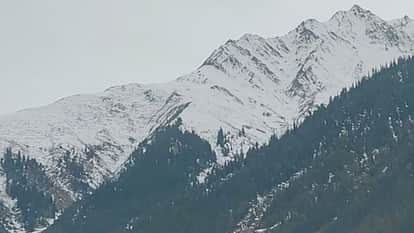 Uttarakhand Weather News Frost in mountains and cold wave in the plains are increasing the cold