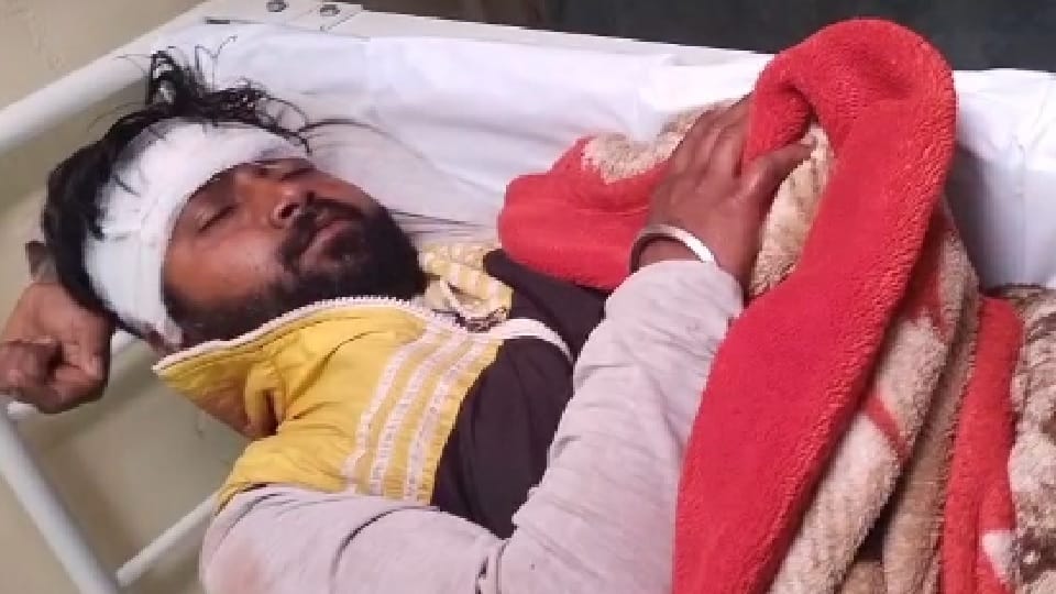 Saharanpur: 12 including four women injured in land dispute in Jhivarheri.