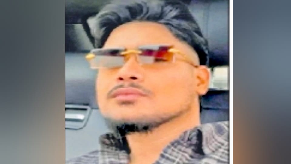 Sukhwinder singh from Ludhiana mastermind of firing on comedian Kapil Sharma Caps Cafe in Canada