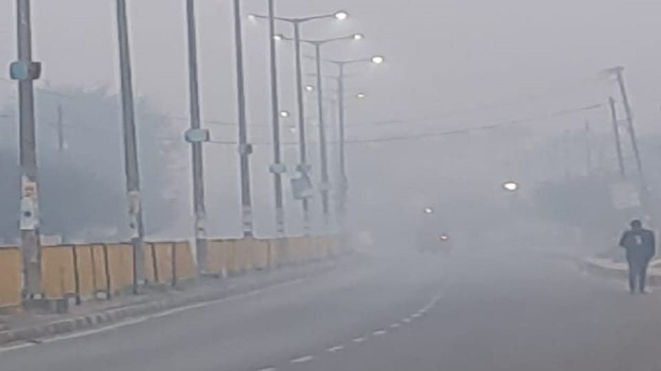 AQI in Prayagraj: Decreased wind speed again increases air pollution, Teliyarganj and Civil Lines in red zone
