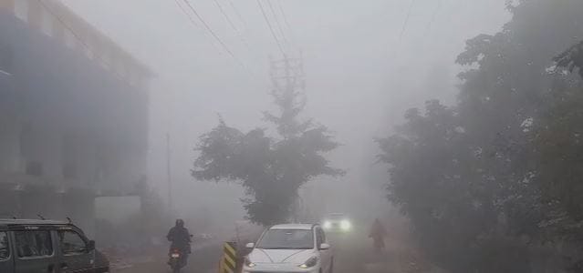 Dense Fog Slows Agra to a Crawl as Air Quality Turns Hazardous