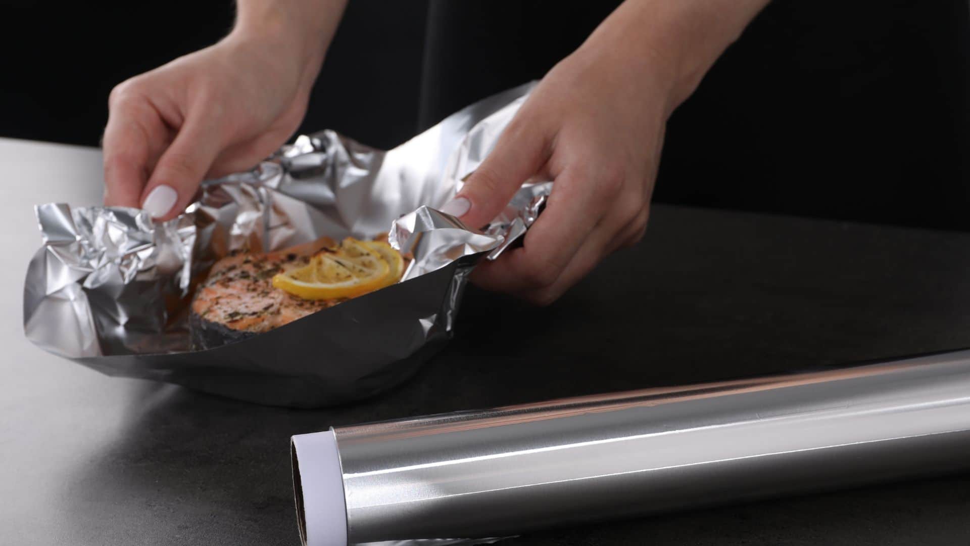 एल्युमीनियम फॉयल में खाना रखना कितना खतरनाक?