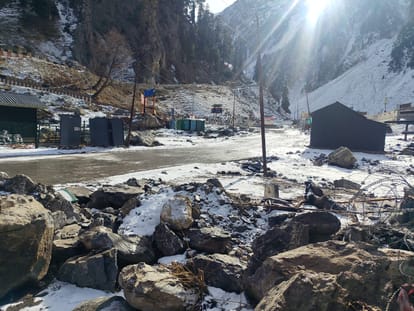 Snowfall in many areas of Kashmir including the Amarnath Yatra route