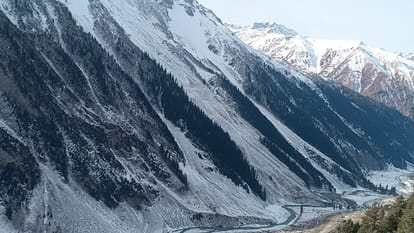 Snowfall in many areas of Kashmir including the Amarnath Yatra route
