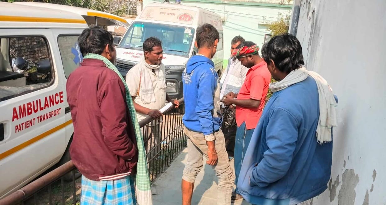 siwan junction train accident railway rack point labourer abhishek kumar death grp police