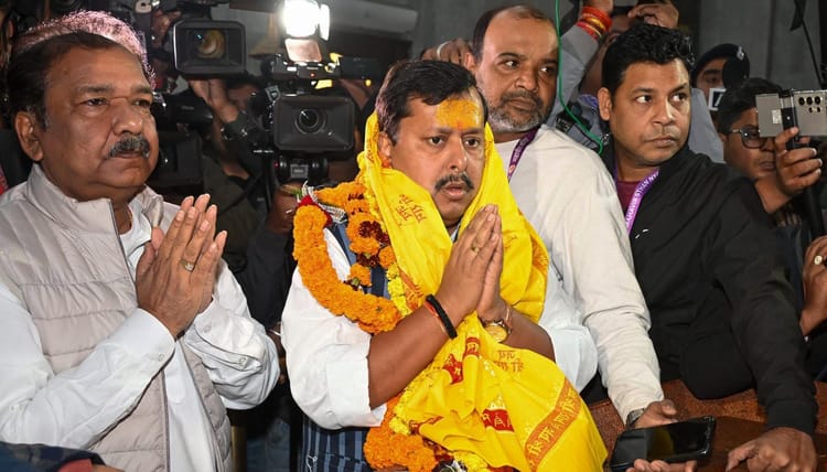 Bihar: दिल्ली जाने से पहले नितिन नवीन मंदिर गए, पिता को भी किया नमन; कहा- जो सोचा नहीं, वह भाजपा में ही संभव