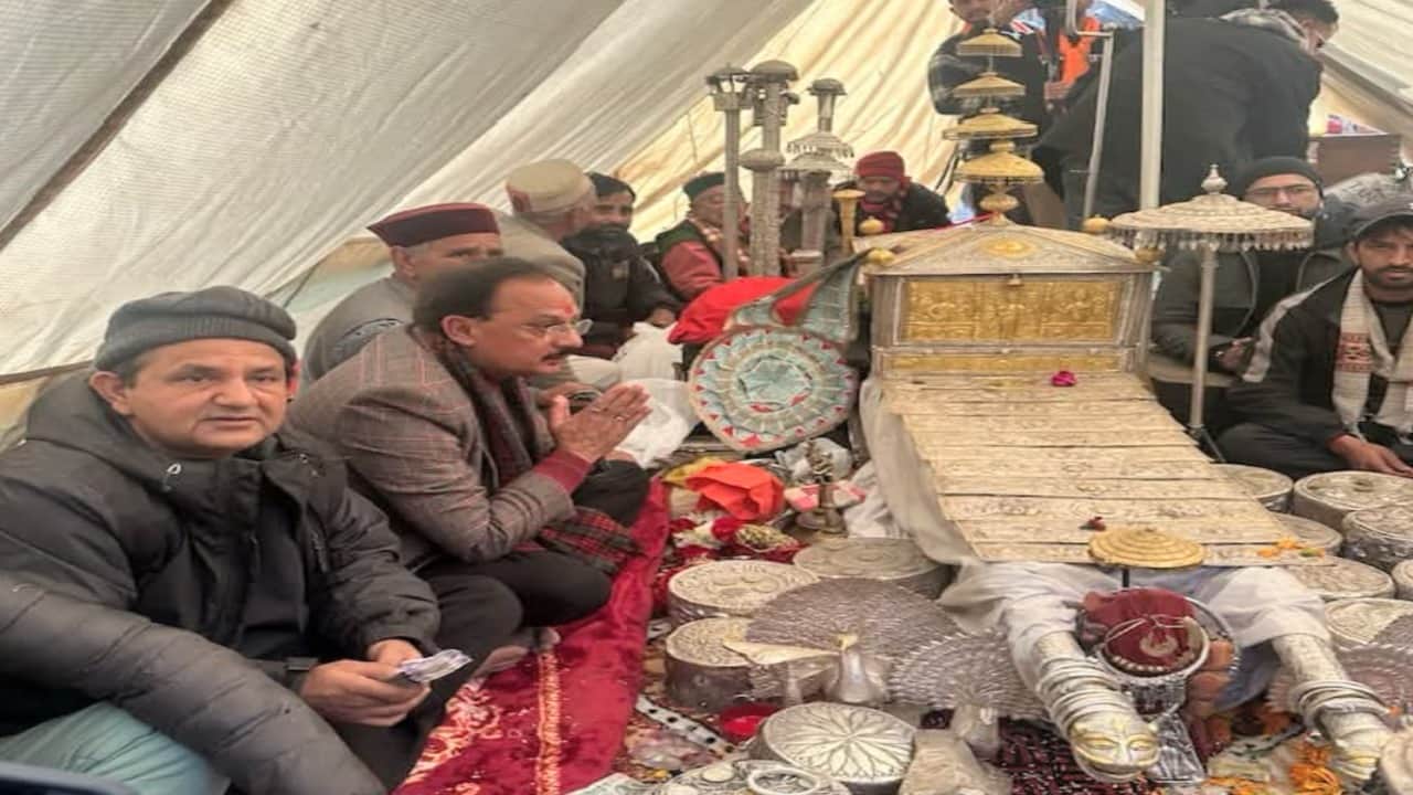 Himachal: Chalda Mahasu Maharaj arrives in Shilahi; welcomed with flowers and garlands, will stay in Pashmi