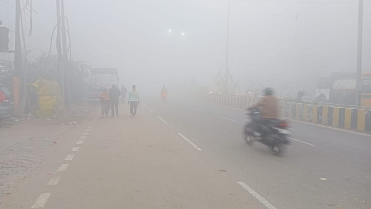 Dense fog in Bareilly and other district visibility is zero