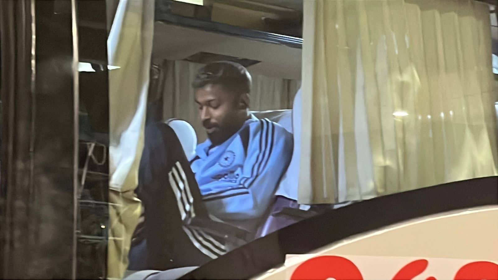 UP: Indian team arrives in Lucknow, players seen busy on phones; T20 match against South Africa is on De