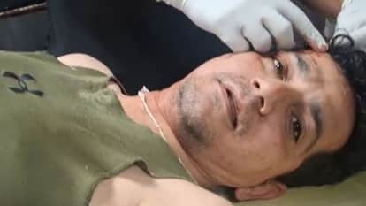 History-sheeter Munna, who came to Thar, hit the SI on the head.