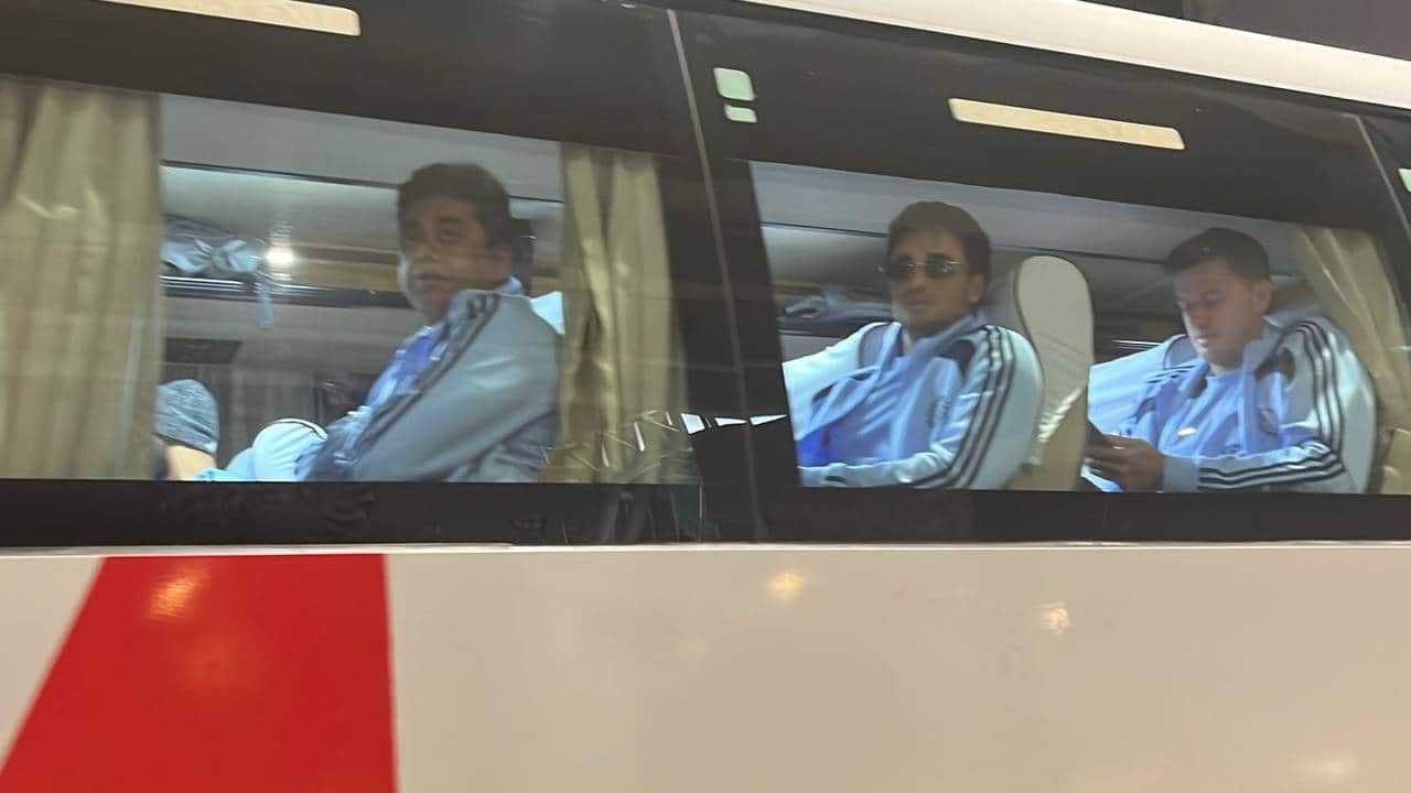 UP: Indian team arrives in Lucknow, players seen busy on phones; T20 match against South Africa is on De