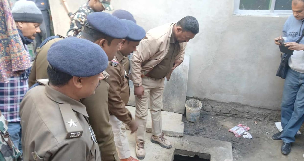 begusarai man hidden home bunker embezzlement accused arrested police raid