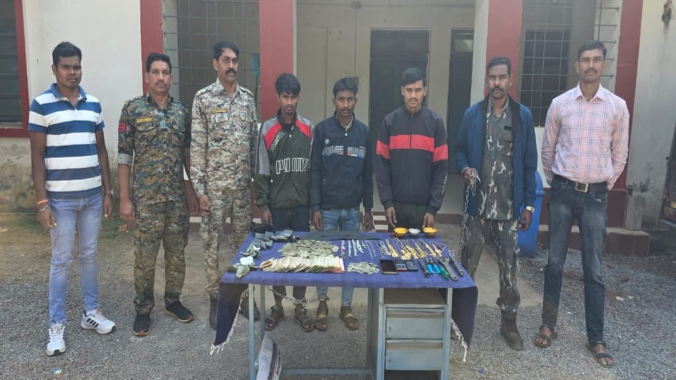 पुलिस की गिरफ्त में आरोपी