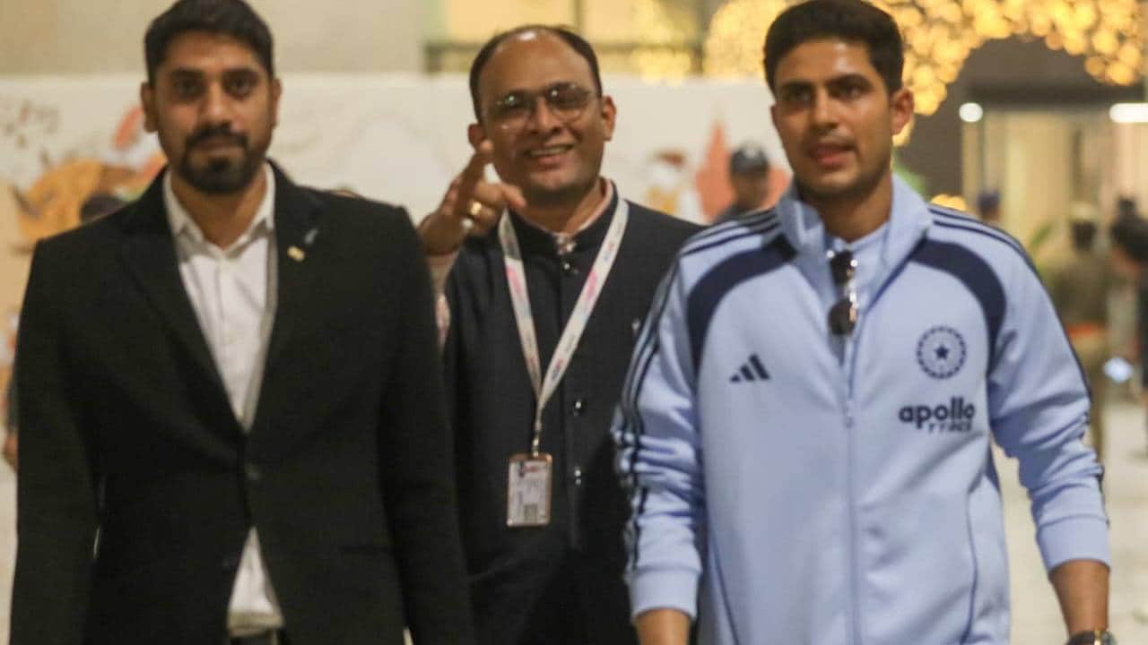 UP: Indian team arrives in Lucknow, players seen busy on phones; T20 match against South Africa is on De